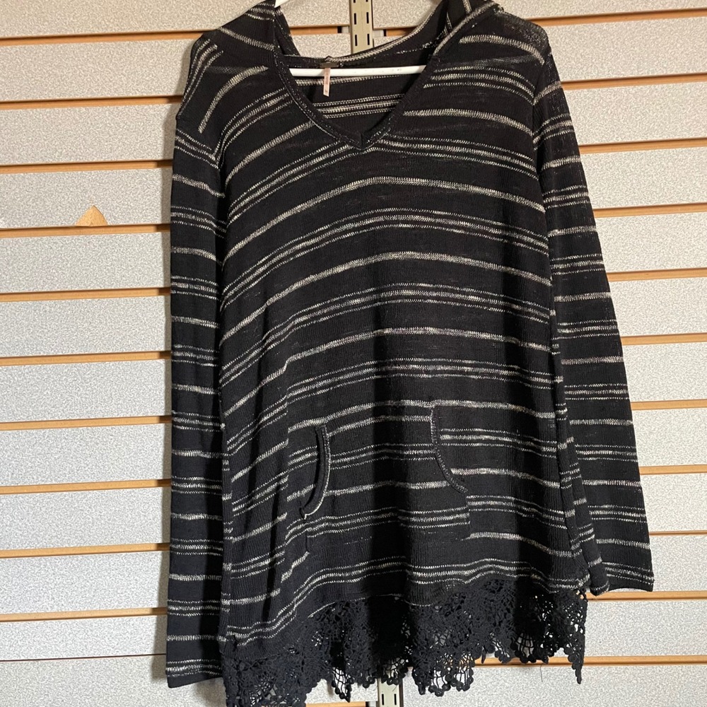 Poof Womens Black Striped Lightweight Knit Hoodie Crochet Lace Trim Size M